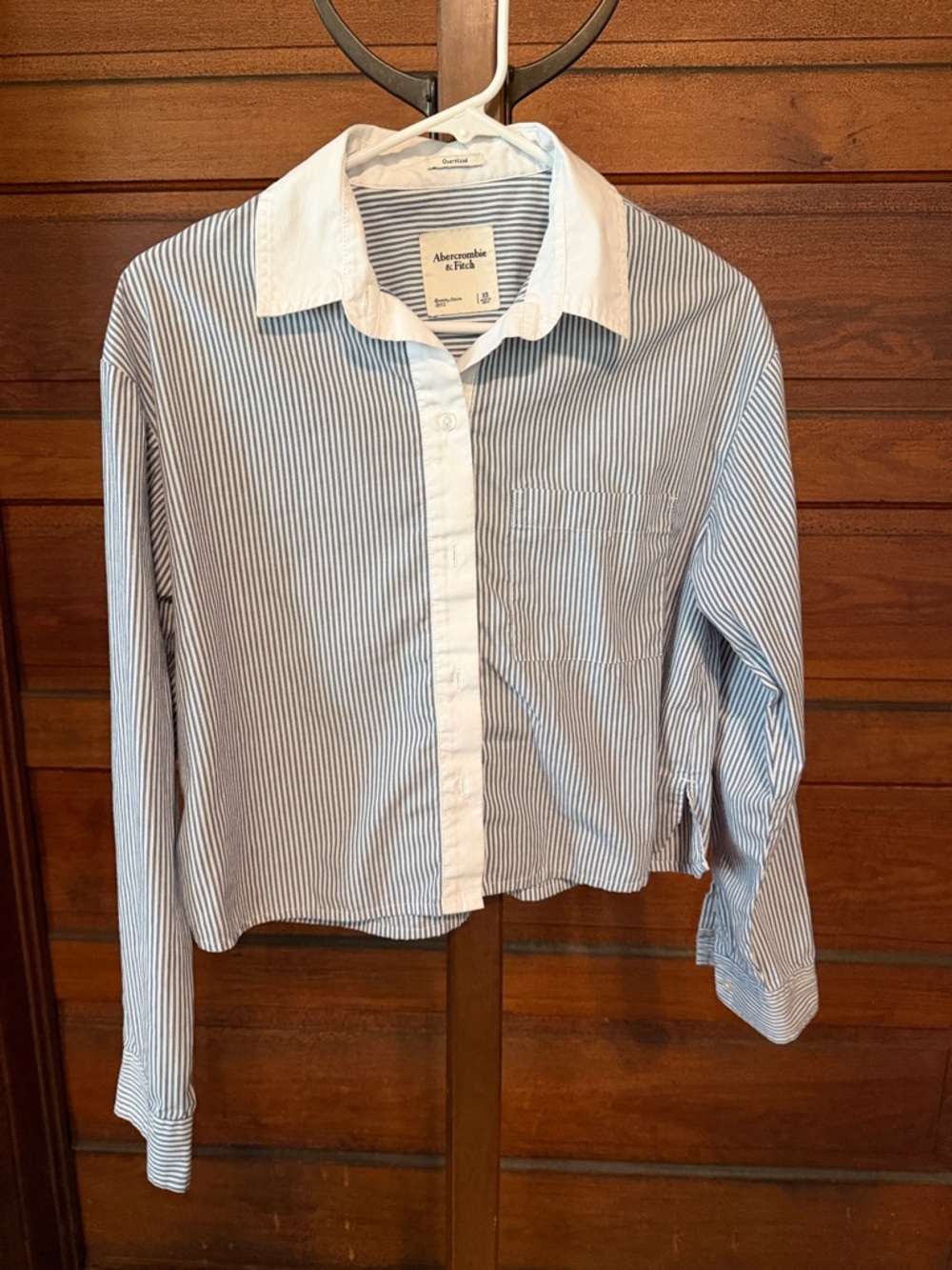 Abercrombie & Fitch White Collar Blue Stripe Button-Down Shirt